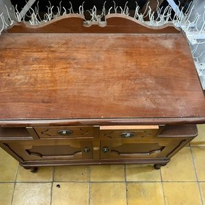 Mesita de Noche Antigua de Madera Cedro con Dos Cajones y Puertas - imagen 3