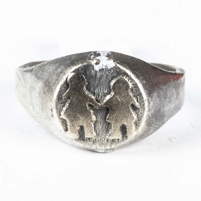 Lote siguiente: Anillo de plata en buen estado