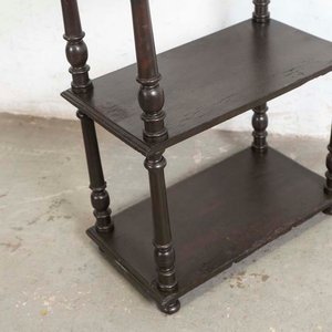 Estante Colonial de Madera Oscura con Tres Niveles - imagen 3