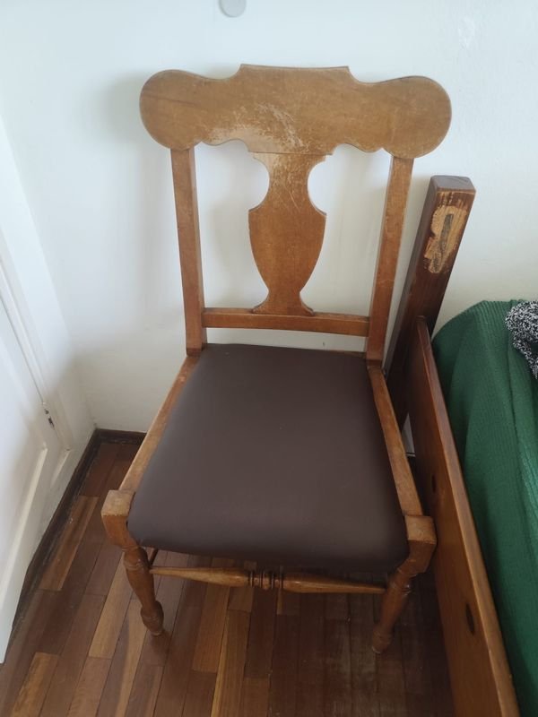 Silla de madera clásica