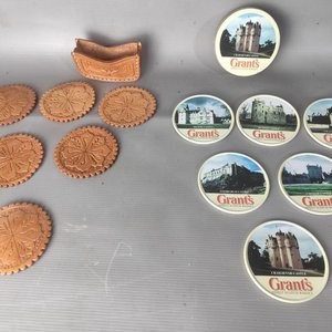Set de 6 Posavasos de Cuero Grabado y 6 Posavasos Grant's Scotch Whisky - imagen 2