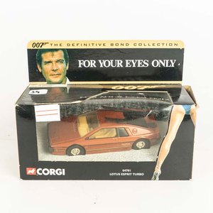 Lote siguiente: Auto Lotus Esprit Turbo de la película de James Bond For Your Eyes Only escala 1/36 en su caja original.