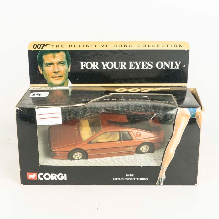 Auto Lotus Esprit Turbo de la película de James Bond For Your Eyes Only escala 1/36 en su caja original.