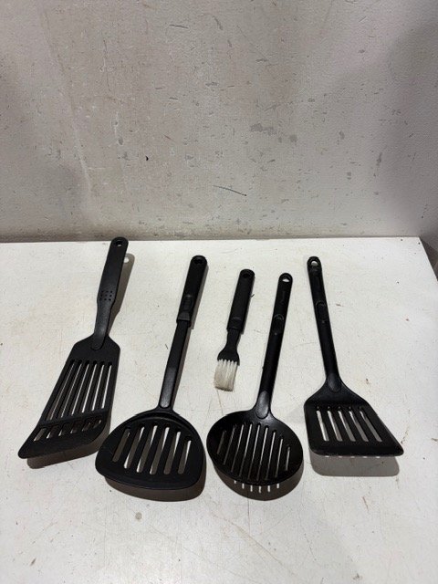 Juego de Utensilios de Cocina Negros