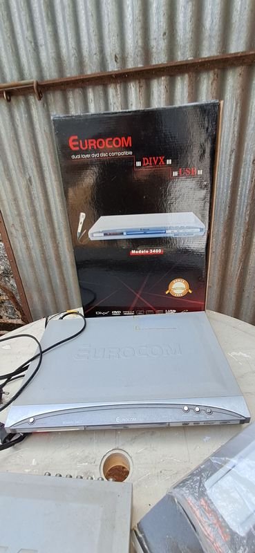 Teléfono y dos dvd en buen estado - imagen 4
