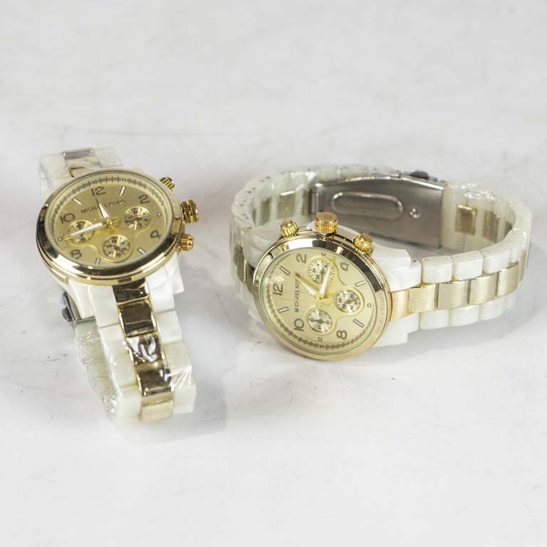 Lote anterior: 2 Relojes pulsera (no se probó se vende a la vista)