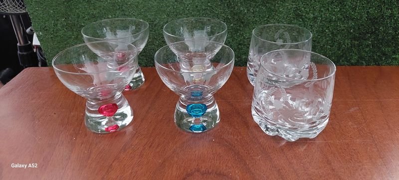 Colección de vasos y copas de vidrio - imagen 11