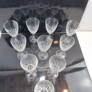 L 394 - 10 Piezas - Set de 10 copas de cristal de diseño, con detalles labrados en su fuste y base, ideales para brindis y celebraciones (Con Etiqueta) - imagen 3