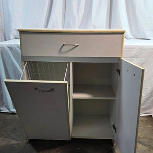 Lote siguiente: Mueble de Baño Blanco con Cajón y Puertas en MDF