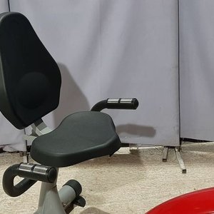 Bicicleta Ergométrica Horizontal Winner con Asiento Regulable - imagen 2