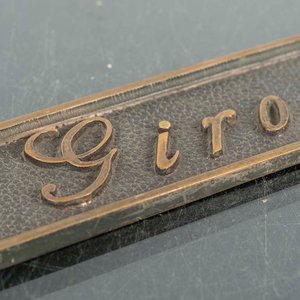 Placa Rectangular de Bronce "GIROS" Antigua - imagen 2
