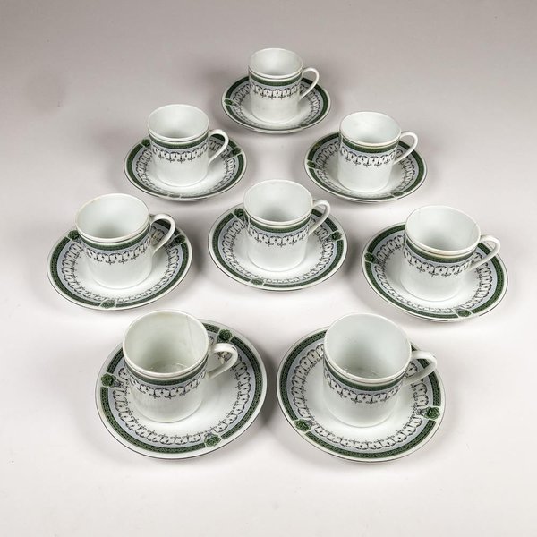 Juego de 8 Pocillos de Café de Loza China con Platillos