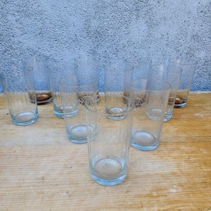 Lote siguiente: Juego de Vasos de Cristal Tallado con Diseño Geométrico
