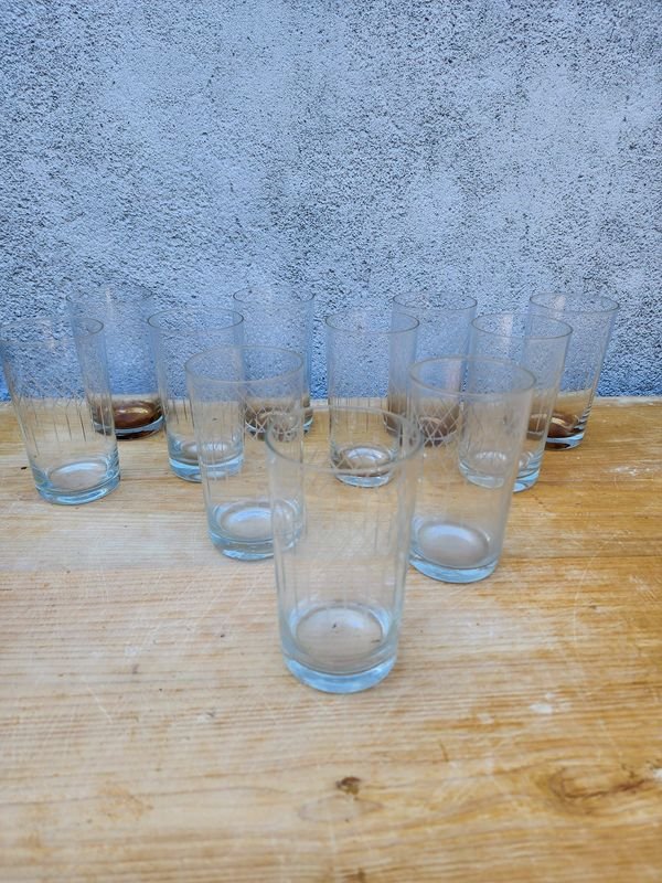 Juego de Vasos de Cristal Tallado con Diseño Geométrico