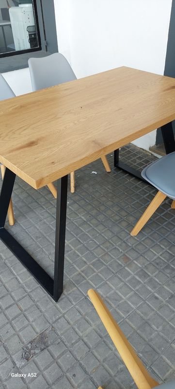 Juego de comedor mesa y sillas en muy buen estado - imagen 6