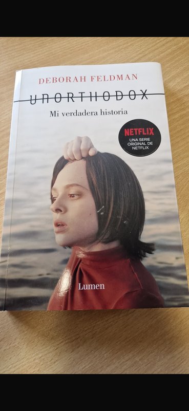 Lote siguiente: Libro: Unorthodox - Análisis de la portada y contenido