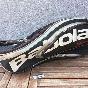 Lote anterior: Bolso raquetero marca Babolat, color negro, con cierres, correas y compartimentos