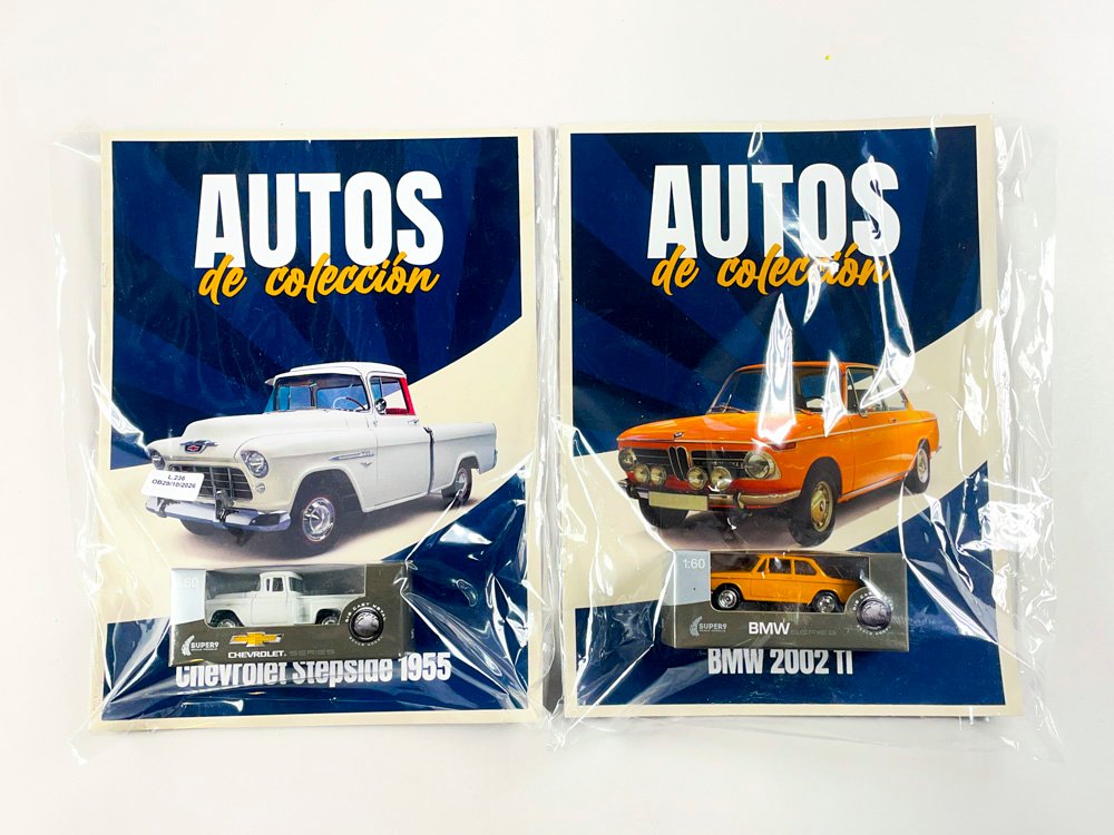 Dos Autos a Escala 1/60: Chevrolet Stepside 1955 y BMW 2002 Ti