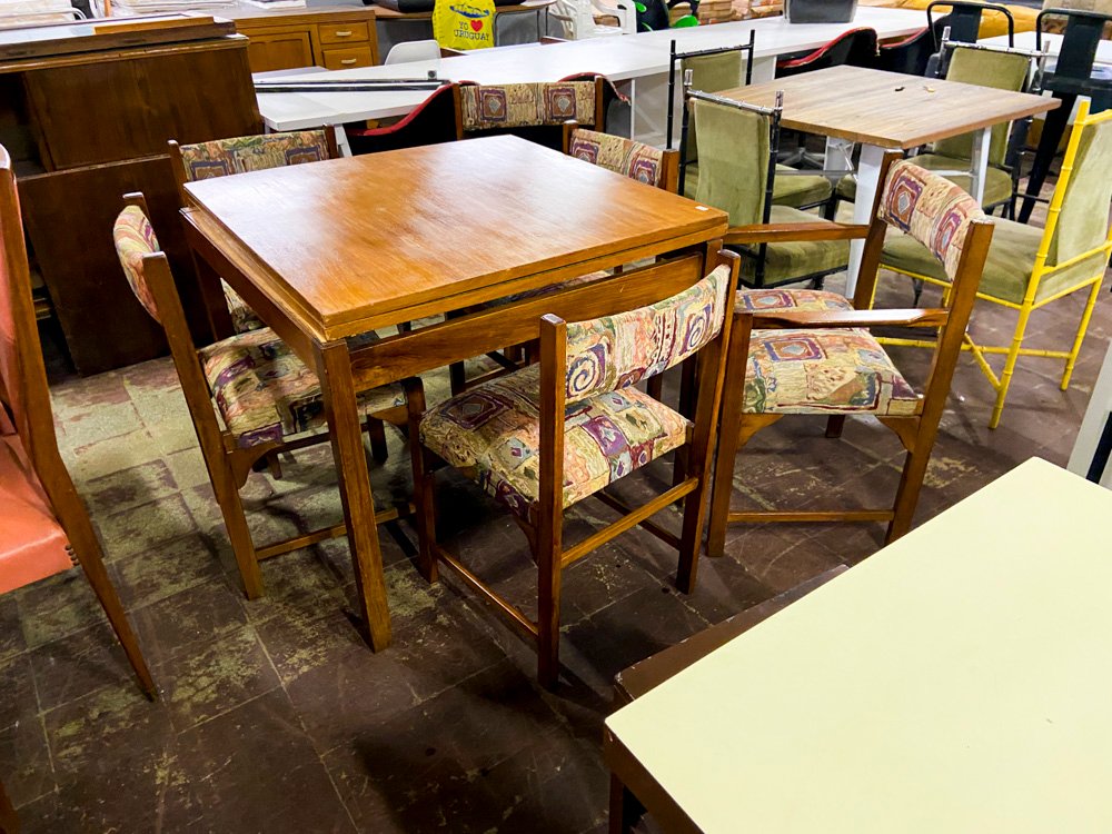 Mesa de Comedor con 4 Sillas y Escritorio de Madera