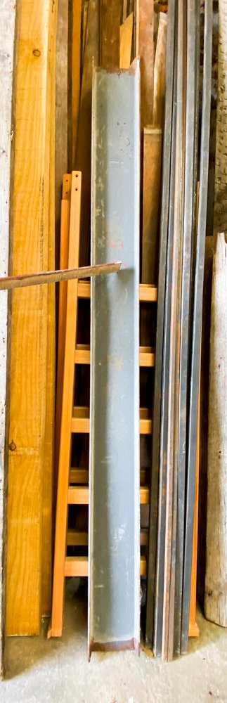 Lote siguiente: Viga de hierro doble gris para construcción
