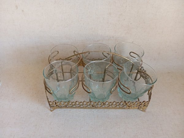 Soporte metálico para vasos con diseño único - imagen 3