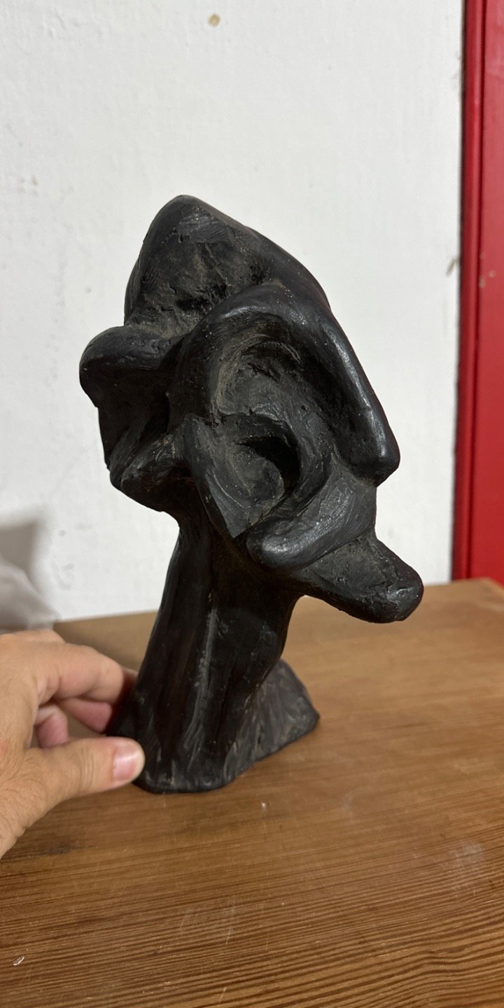 Escultura Heber Rigueti en Piedra Negra