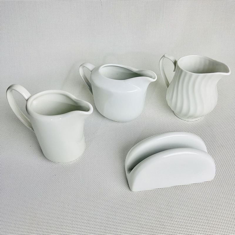 Lote siguiente: 4 piezas de servir en porcelana blanca - Enajenadas a la venta