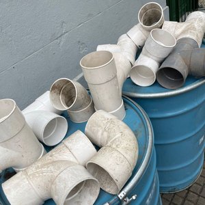 Lote de Codos y Tes de PVC Serie 110 - imagen 6