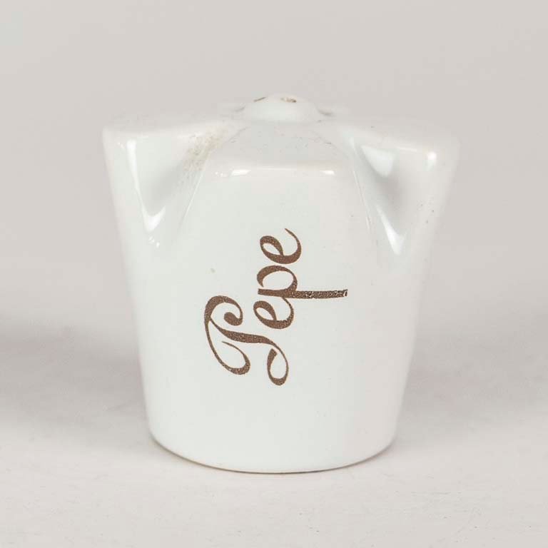 Lote siguiente: Salero de loza 'Pepe' - Medidas: alto 5cm
