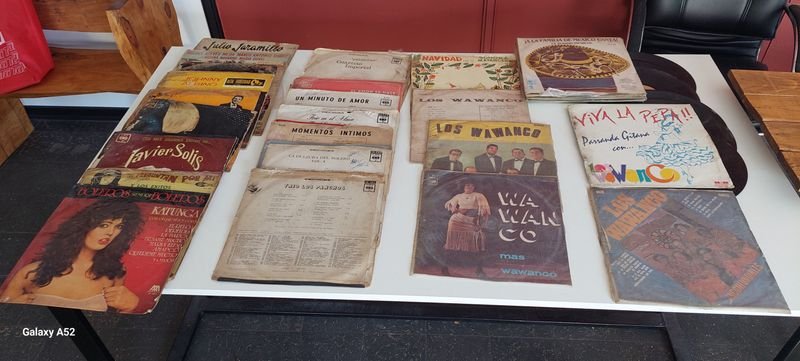 Lote anterior: Gran lote de libros y accesorios en buen estado