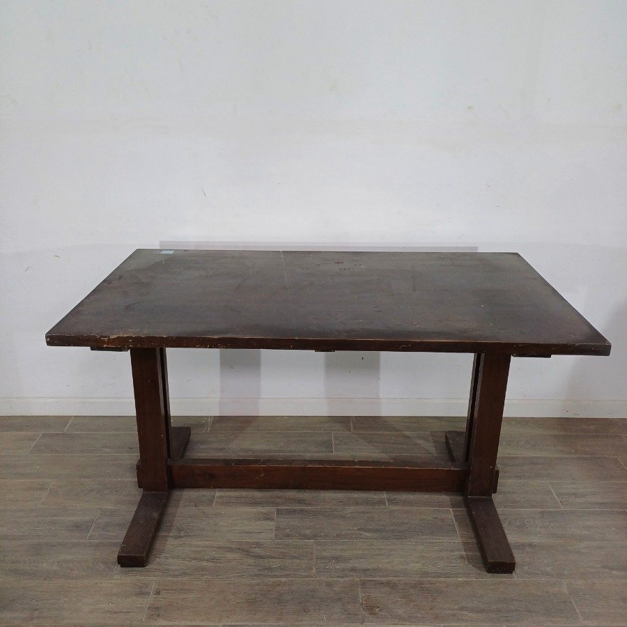 Lote siguiente: Mesa de pino rectangular en buen estado