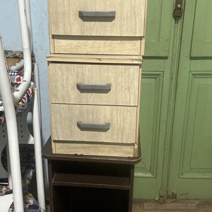 Lote anterior: Mesas de Luz y Rack de Madera