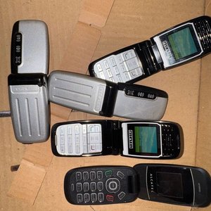 Lote de 5 Celulares Alcatel Usados - imagen 2