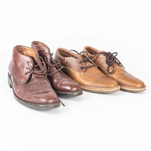 Lote siguiente: Dos Pares de Zapatos de Cuero Masculinos: Steve Madden y Cerro Club