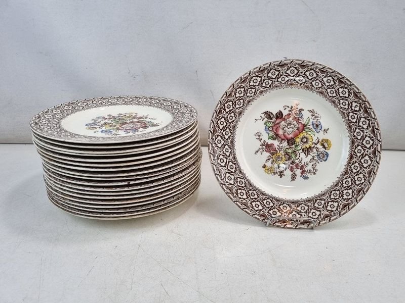 Juego de 19 Platos Hondos Antiguos "Harvard" Empire, Diseño Floral, Inglaterra