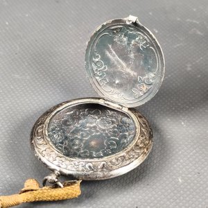 Rapetera Antigua con Colgante para Llavero en Metal Plateado con Diseños Florales - imagen 5