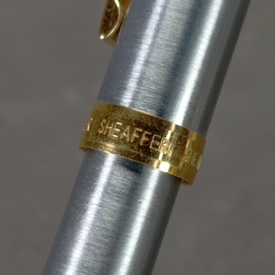 Bolígrafo Sheaffer's plateado con detalles dorados - imagen 4