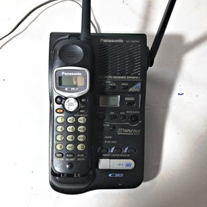 Lote de Teléfonos Inalámbricos y Reloj de Pared Decorativo - imagen 3