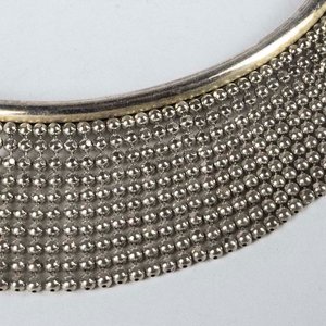 Pulsera Semi Rígida de Plata con Diseño de Cuentas - imagen 2