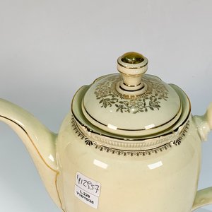 Tetera de Losa Inglesa Beige con Detalles Dorados y Tapa - imagen 3