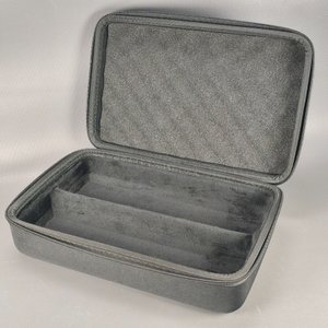 Estuche Rígido Negro para Relojes con Interior Forrado - imagen 3