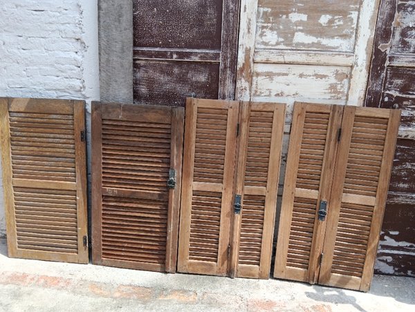 Ventanas de madera antiguas para decoración - imagen 1