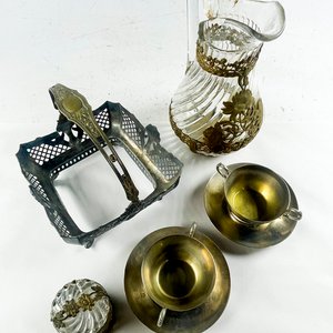 Jarra de Cristal con Molduras de Bronce y Set de Tazas de Consomé - imagen 2
