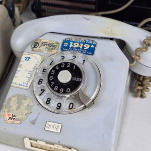 Máquina de Escribir Underwood, Teléfono Antiguo y Reproductor de Cassette Philips - imagen 2