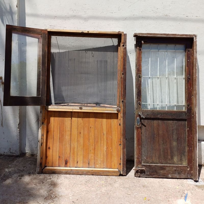 Puerta de entrada con reja y marco + tramo fijo con ventana batiente de 2 hojas - imagen 6