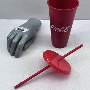 Vaso Coca-Cola Rojo con Tapa y Sorbete - imagen 2