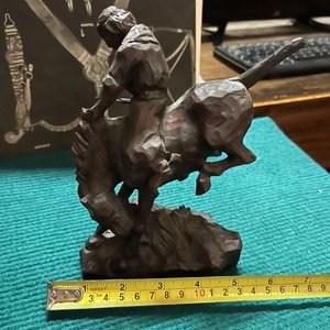 Escultura de Madera de Gaucho a Caballo Firmada - imagen 3