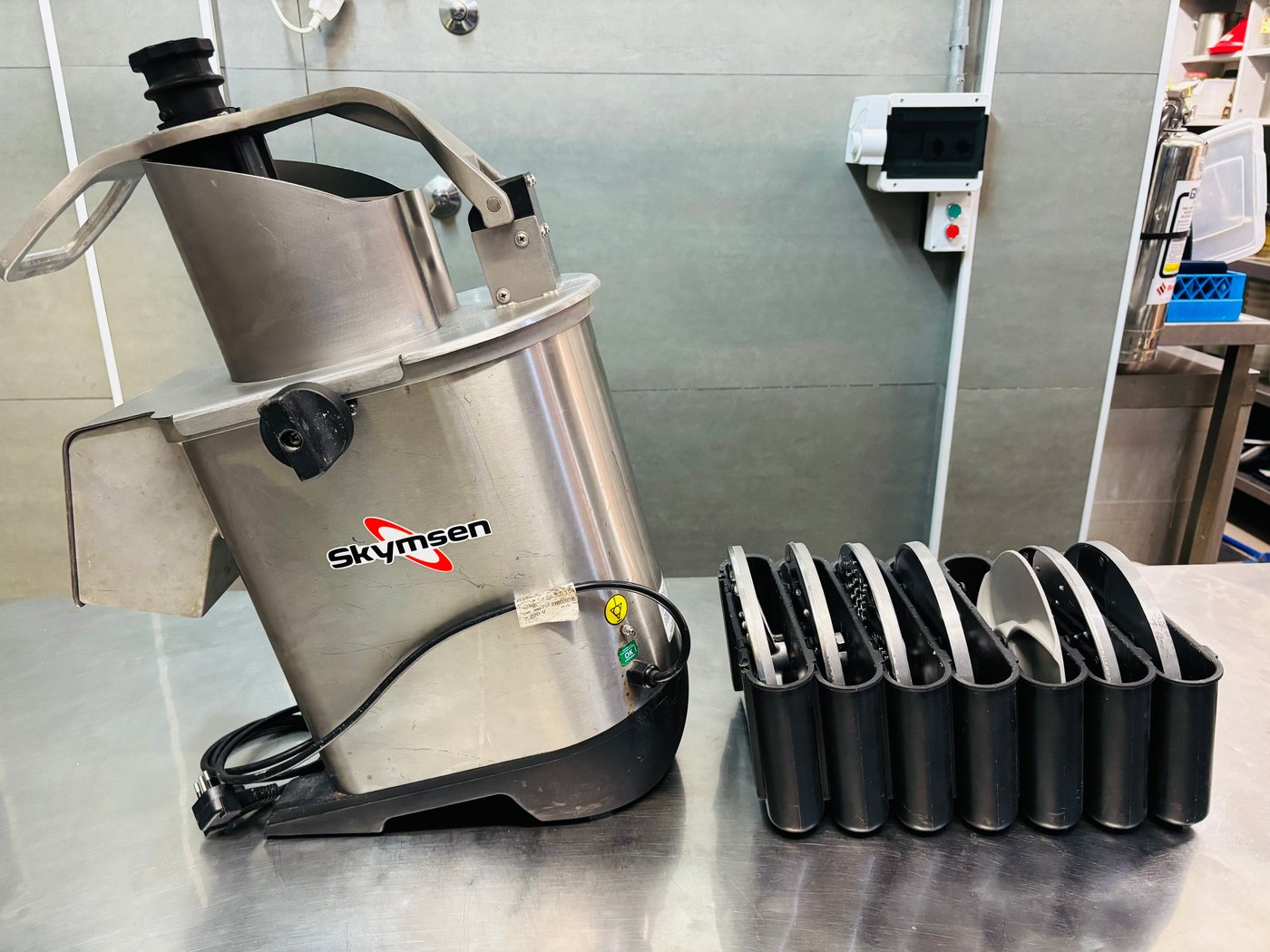 Procesadora de Alimentos Skymsen PA7 PRO con 6 Discos