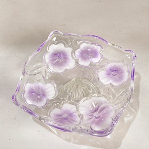 Plato Elevado Cuadrangular con Flores Violetas - imagen 3