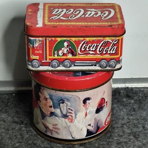 Dos Latas Metálicas Decorativas Coca-Cola Vintage - imagen 3